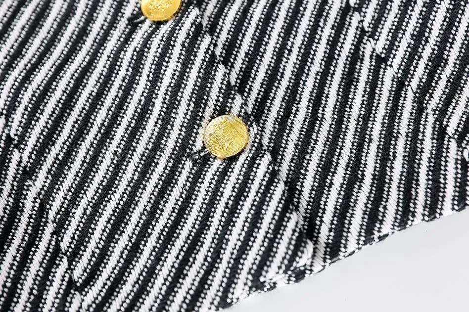 Timeless Striped Women's Blazer for a Chic Look