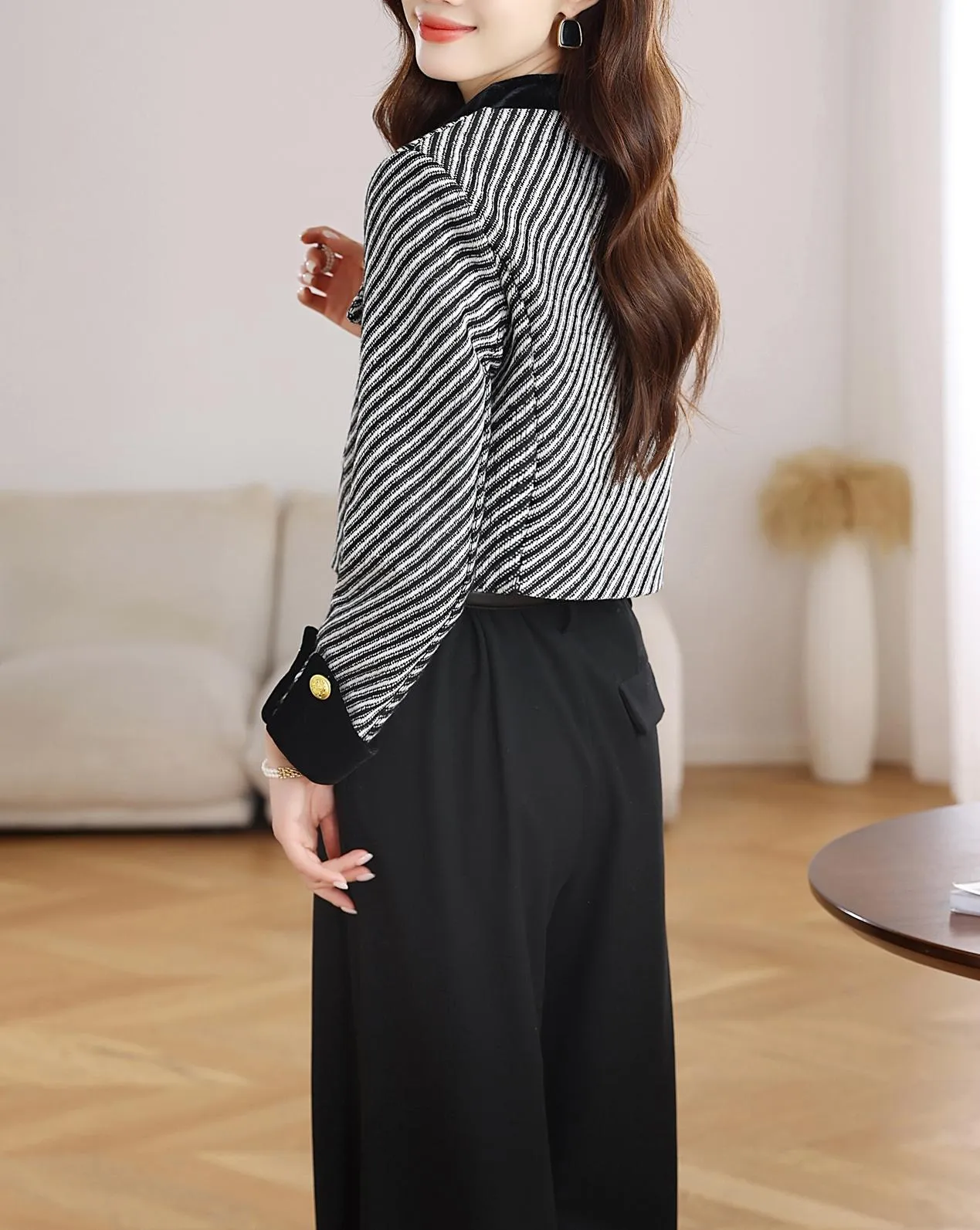 Timeless Striped Women's Blazer for a Chic Look