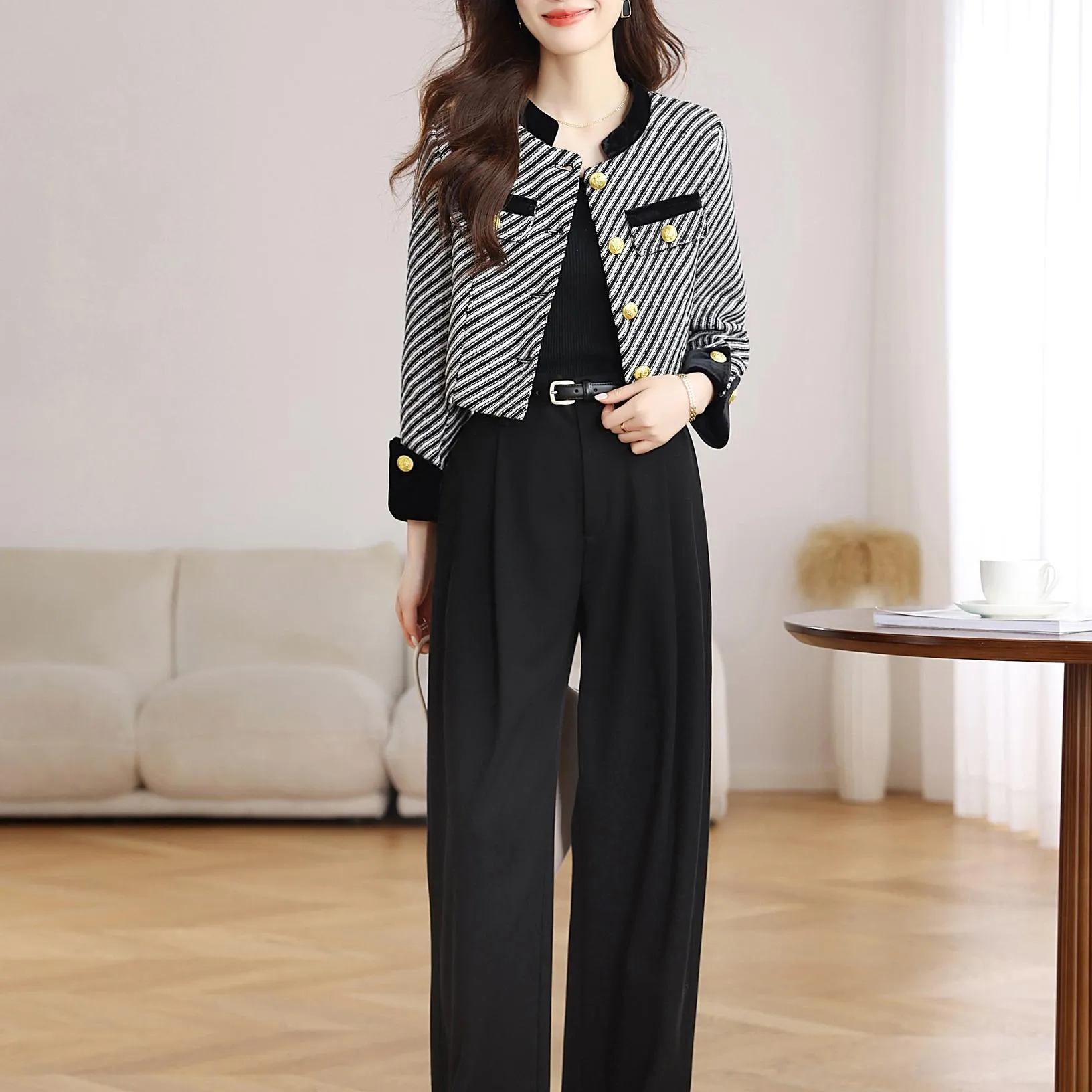 Timeless Striped Women's Blazer for a Chic Look