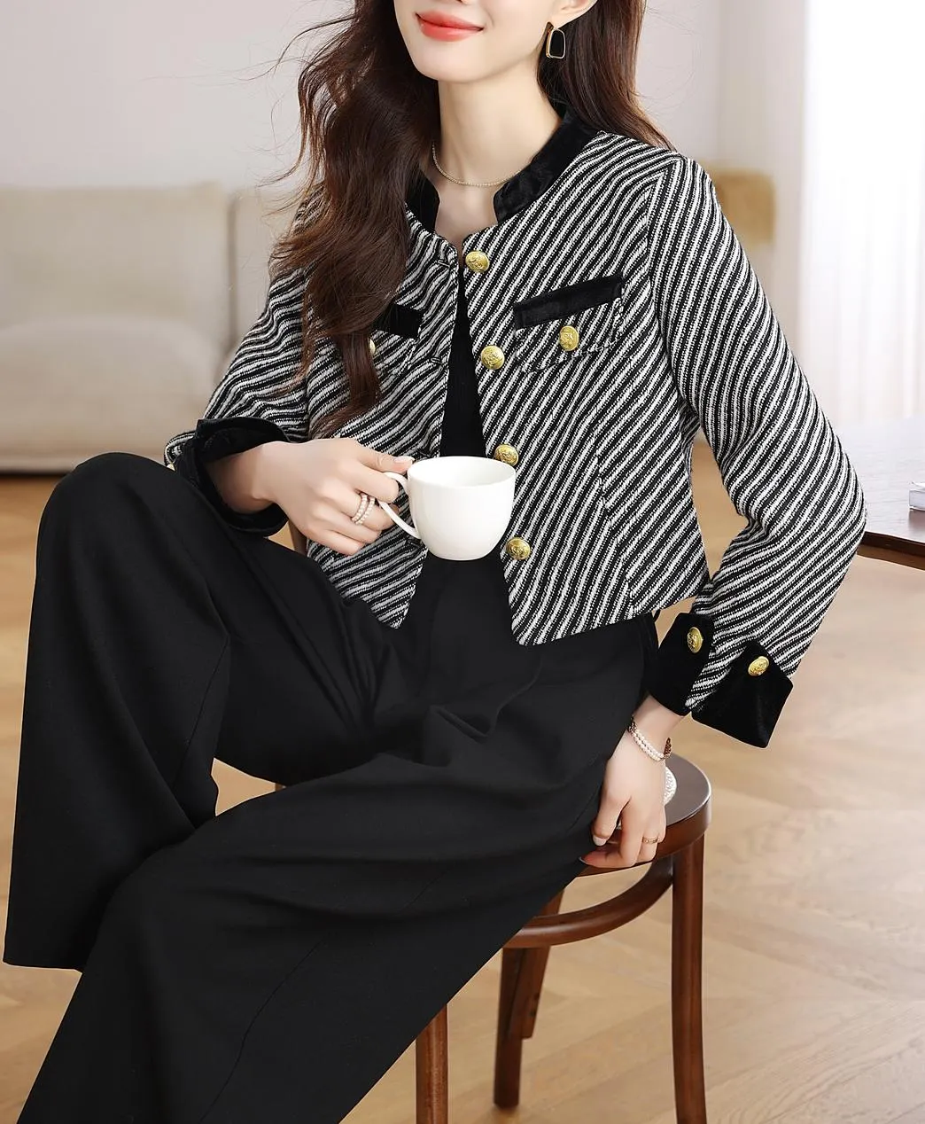 Timeless Striped Women's Blazer for a Chic Look