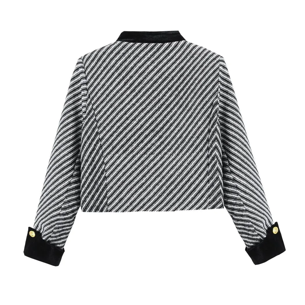 Timeless Striped Women's Blazer for a Chic Look