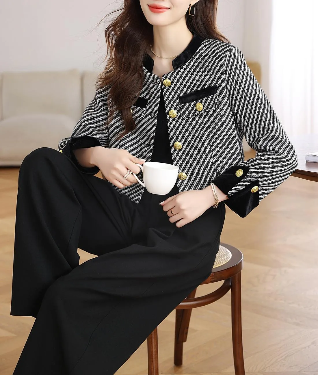 Timeless Striped Women's Blazer for a Chic Look