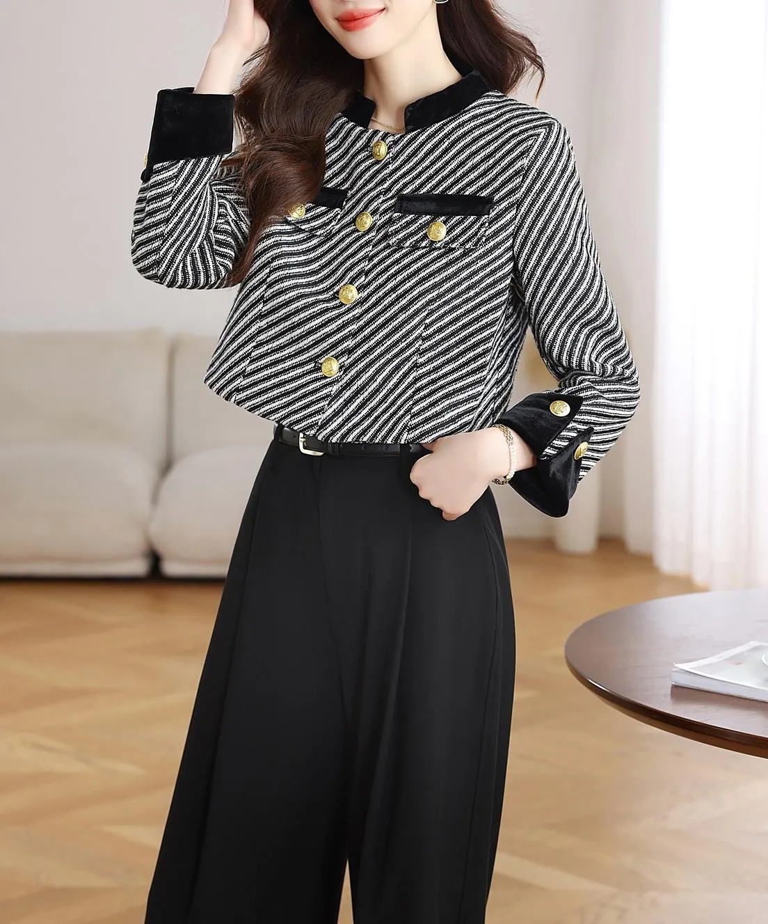 Timeless Striped Women's Blazer for a Chic Look