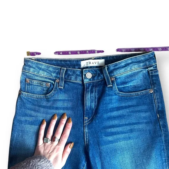 Trave Bradshaw Low Rise Slim Crop Jeans in Sweet Emotion Size 28 Frayed Hem