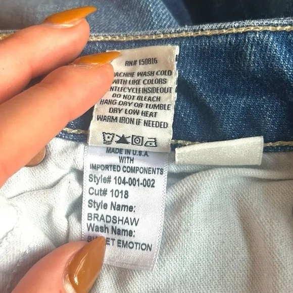 Trave Bradshaw Low Rise Slim Crop Jeans in Sweet Emotion Size 28 Frayed Hem
