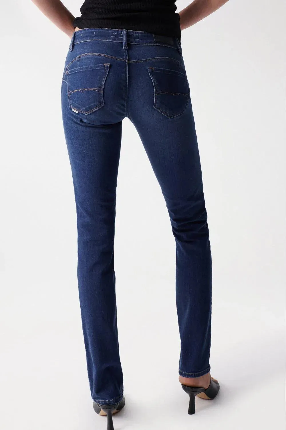 Vaqueros Push Up Wonder Slim Con Lavado Oscuro
