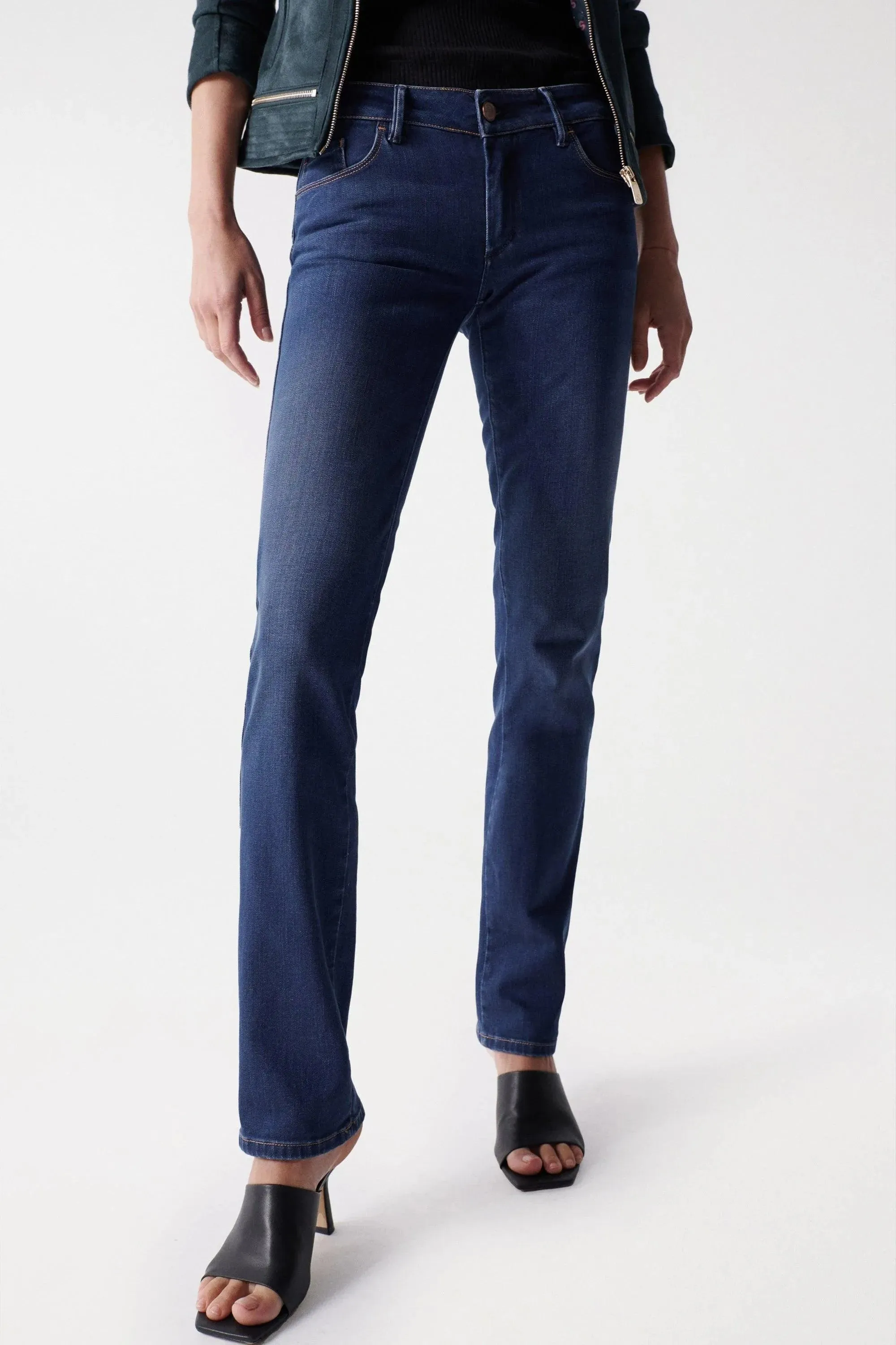 Vaqueros Push Up Wonder Slim Con Lavado Oscuro