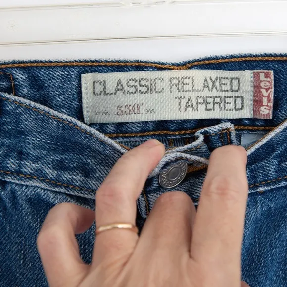 Vintage Levi’s high waist high rise Mom jean 550 Y2K vibe medium wash tapered 10