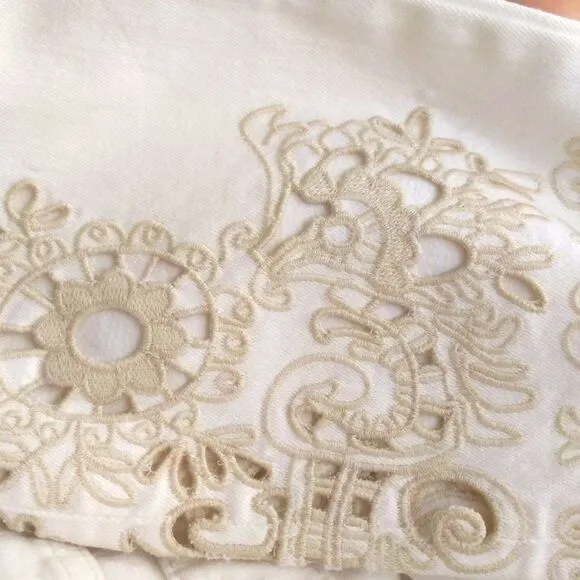 We the Free (Free People) cream ivory denim jeans w/ embroidery applique 26